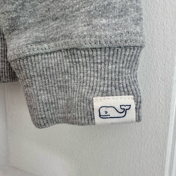 Vineyard Vines 🐋 embroidered 4T sweatshirt - Picture 3 of 3